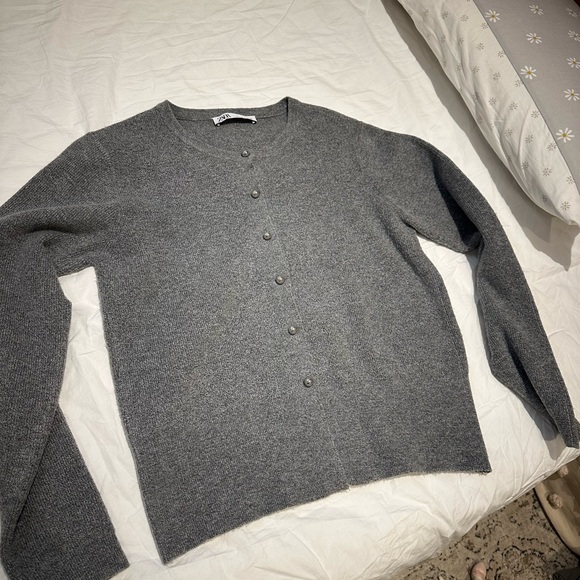 Zara grey cardigan with silver buttons - size L - Picture 3 of 4